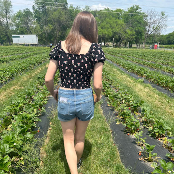 Meet your Posher, Jocelyn - Picture 1 of 1